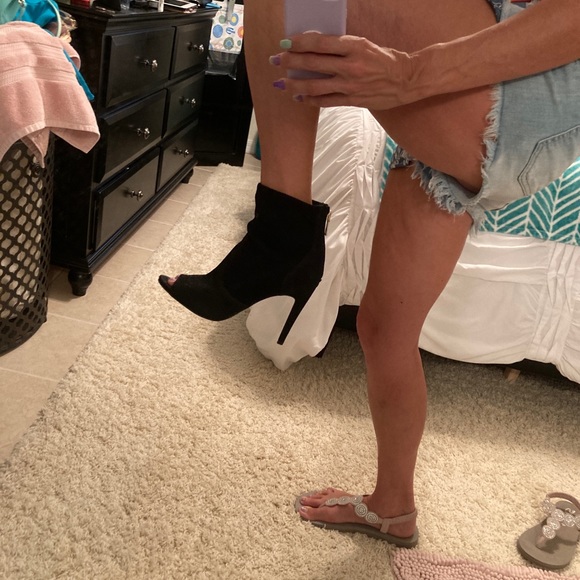 Guess black booties boots - Picture 5 of 5